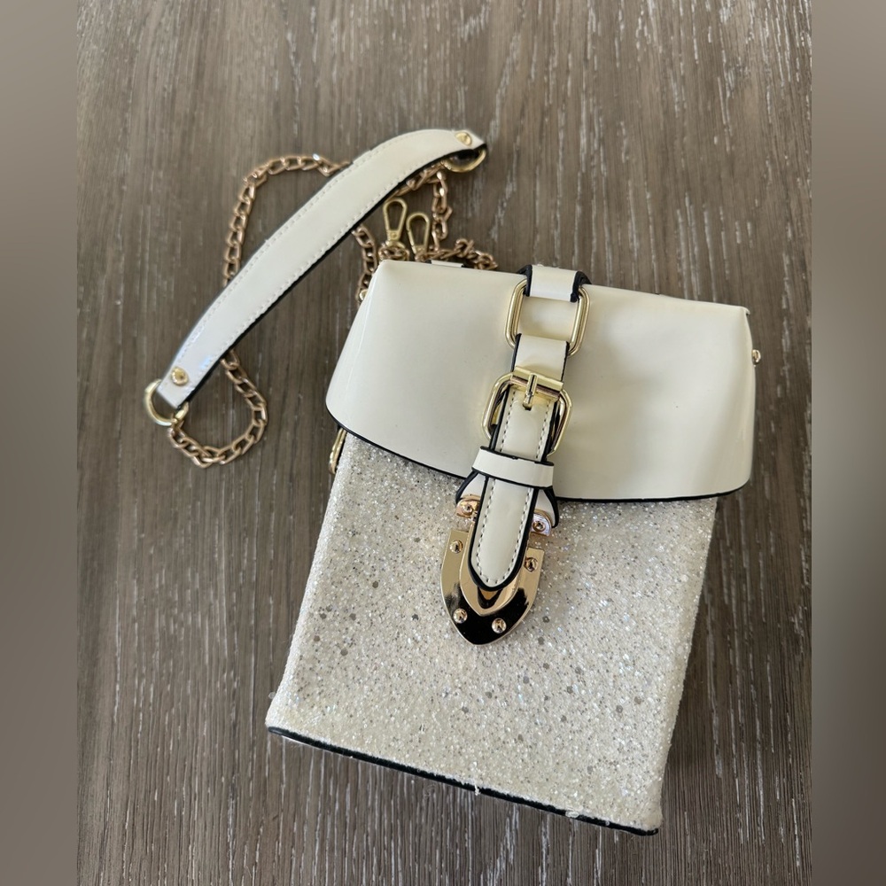 Off-White Gorgeous Small Womens Purse